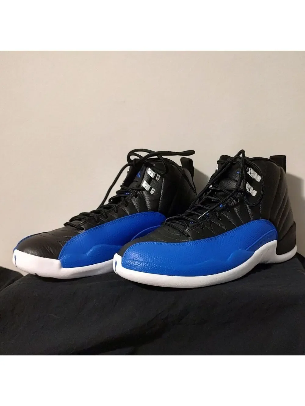 Air Jordan 12 Retro Mens Blue, Black, White EUC Basketball Shoes Size 11